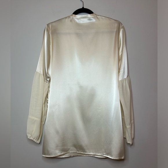 Chico’s Women’s Poet Pleated Ivory Satin Blouse Size M - Picture 2 of 8